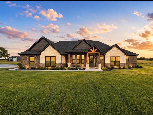 170 Rolling Hills Boulevard, Alvord, TX 76225