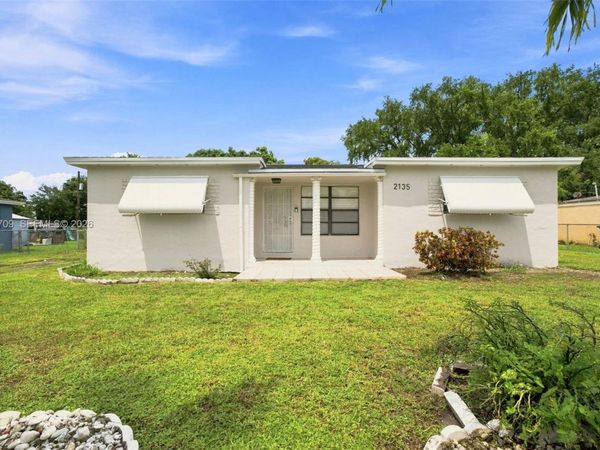 2135 NW 129th St , Miami, FL 33167