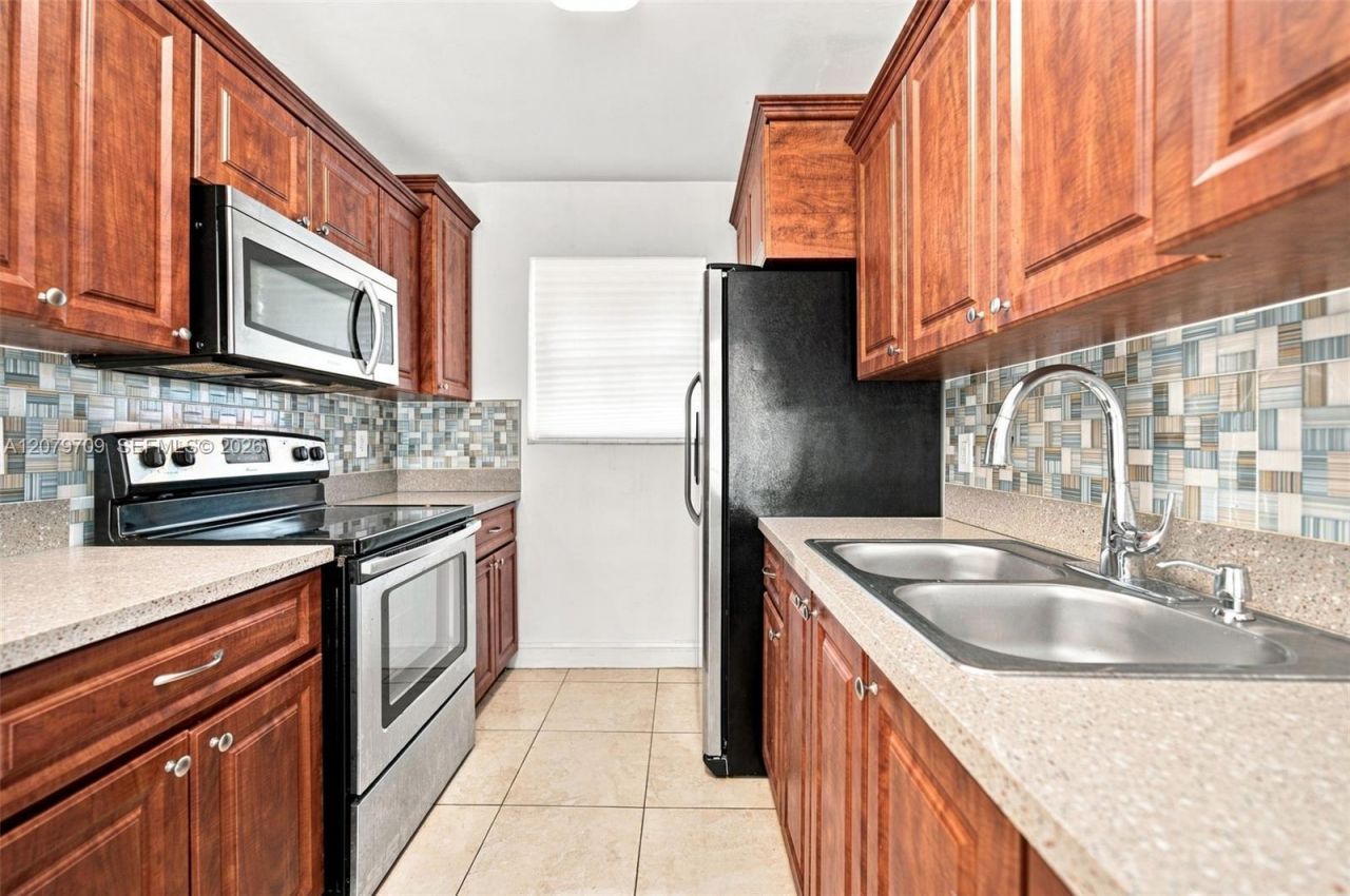 2135 NW 129th St , Miami, FL 33167 Photo