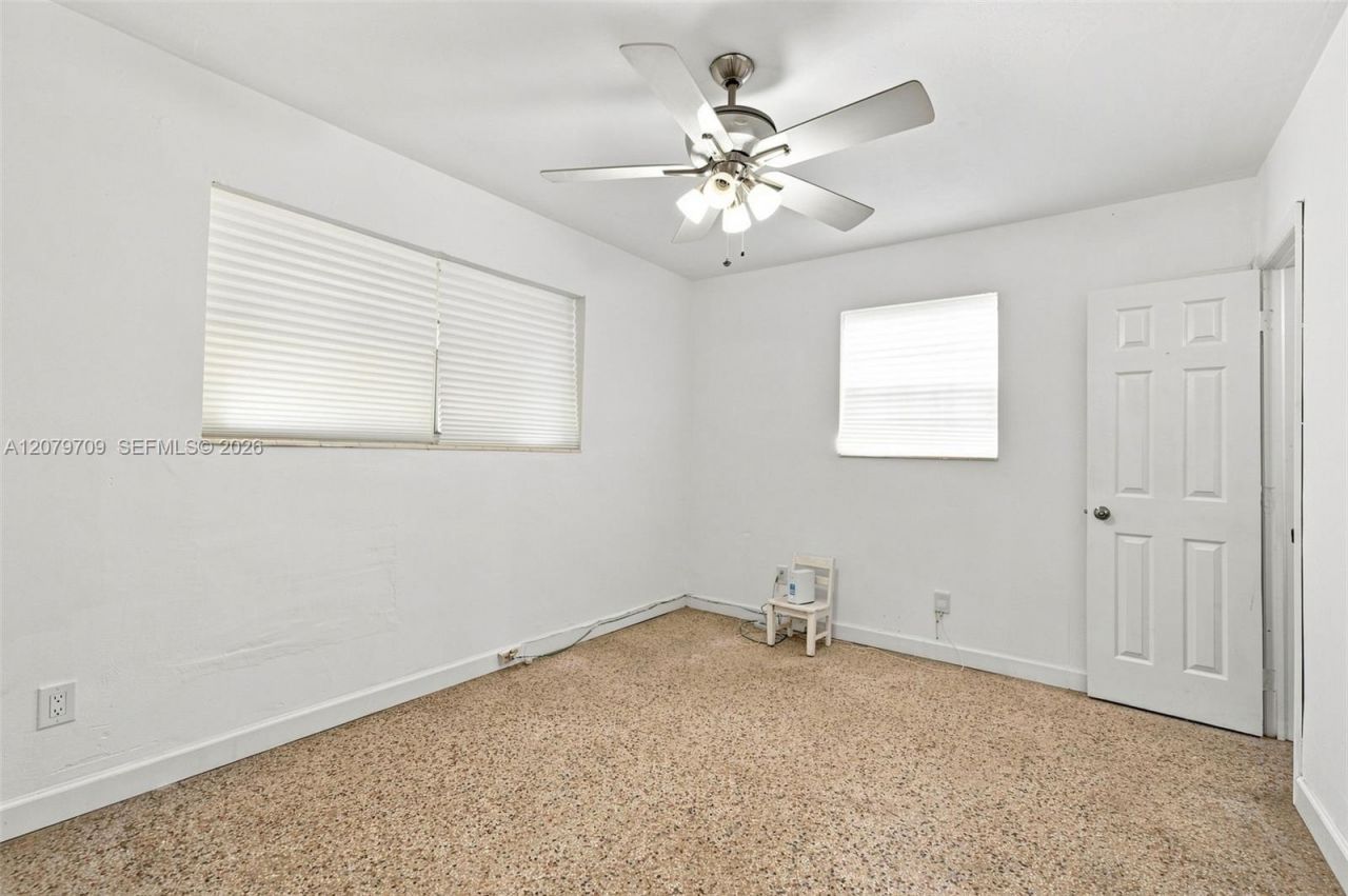 2135 NW 129th St , Miami, FL 33167 Photo