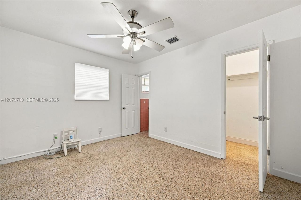 2135 NW 129th St , Miami, FL 33167 Photo