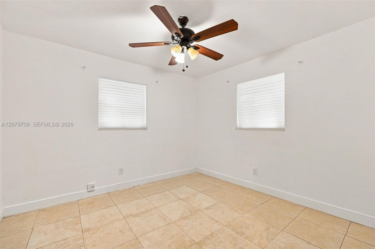 2135 NW 129th St , Miami, FL 33167 Photo