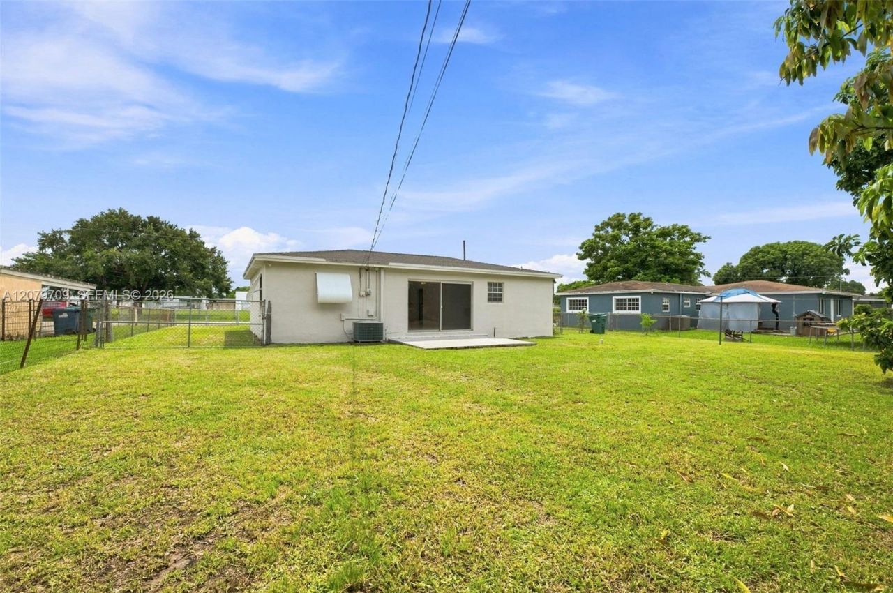 2135 NW 129th St , Miami, FL 33167 Photo