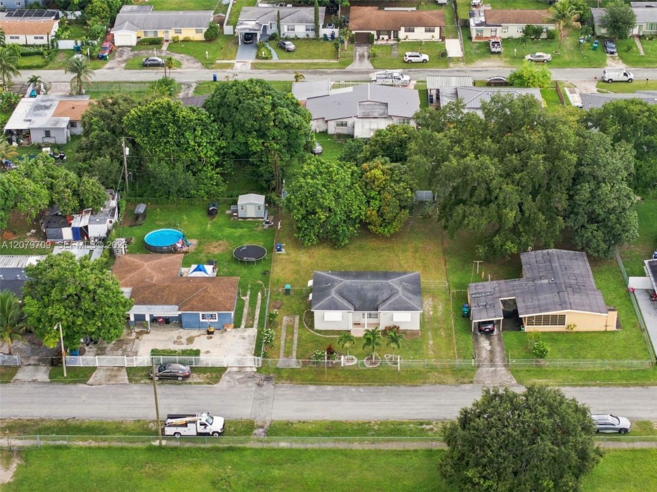 2135 NW 129th St , Miami, FL 33167 Photo