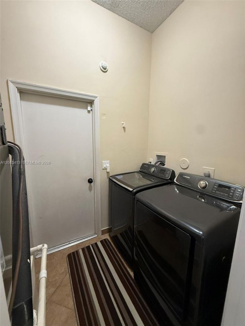 7705 Highlands Cir , Margate, FL 33063 Photo