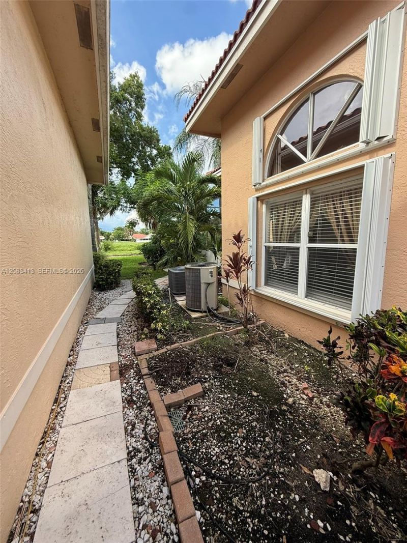 7705 Highlands Cir , Margate, FL 33063 Photo