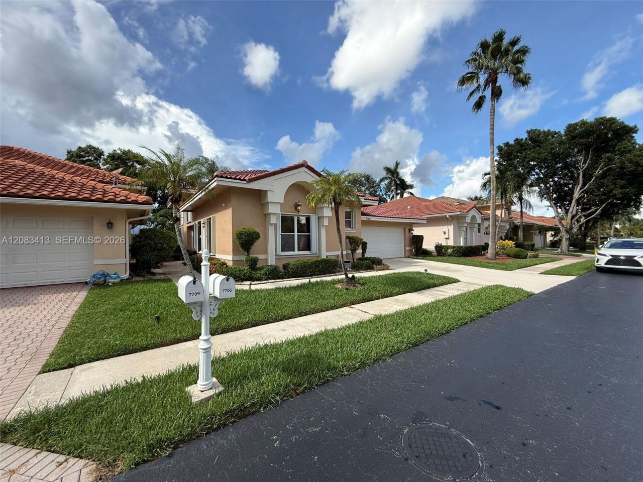 7705 Highlands Cir , Margate, FL 33063 Photo