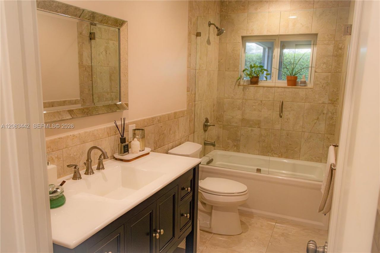 18124 SW 92nd Ct , Palmetto Bay, FL 33157 Photo
