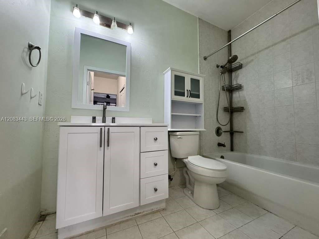 7080 NW 177th St, Unit 107-13, Hialeah, FL 33015 Photo