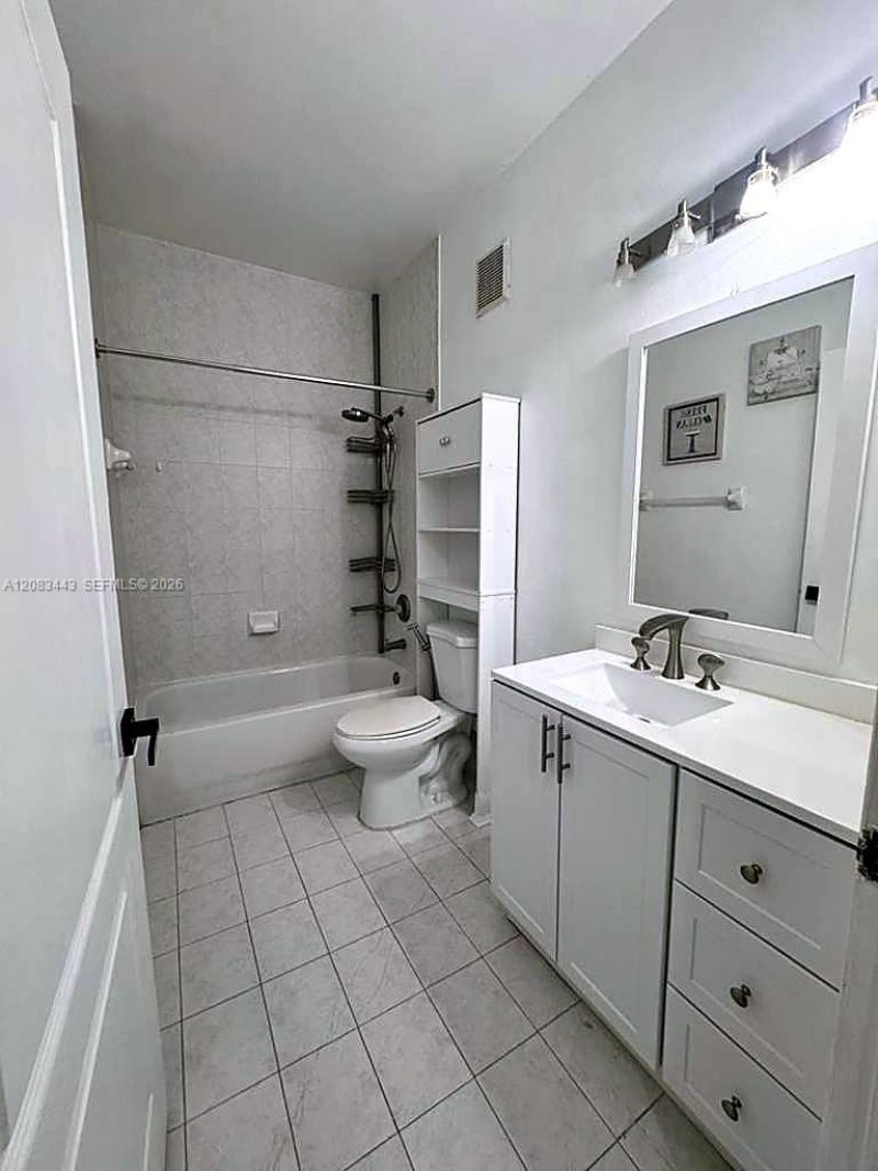 7080 NW 177th St, Unit 107-13, Hialeah, FL 33015 Photo