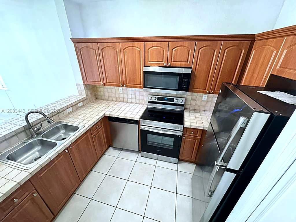 7080 NW 177th St, Unit 107-13, Hialeah, FL 33015 Photo