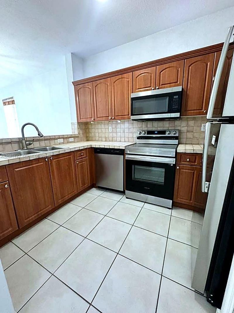 7080 NW 177th St, Unit 107-13, Hialeah, FL 33015 Photo