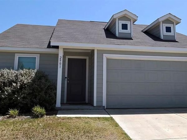 2901 Questa Street , Fort Worth, TX 76119