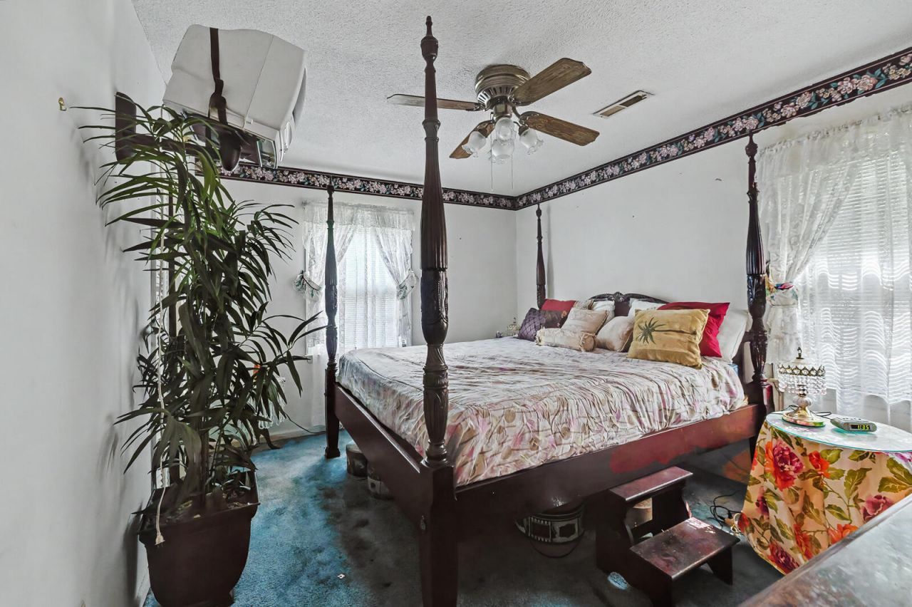 8318 Bordeaux Court Photo 13