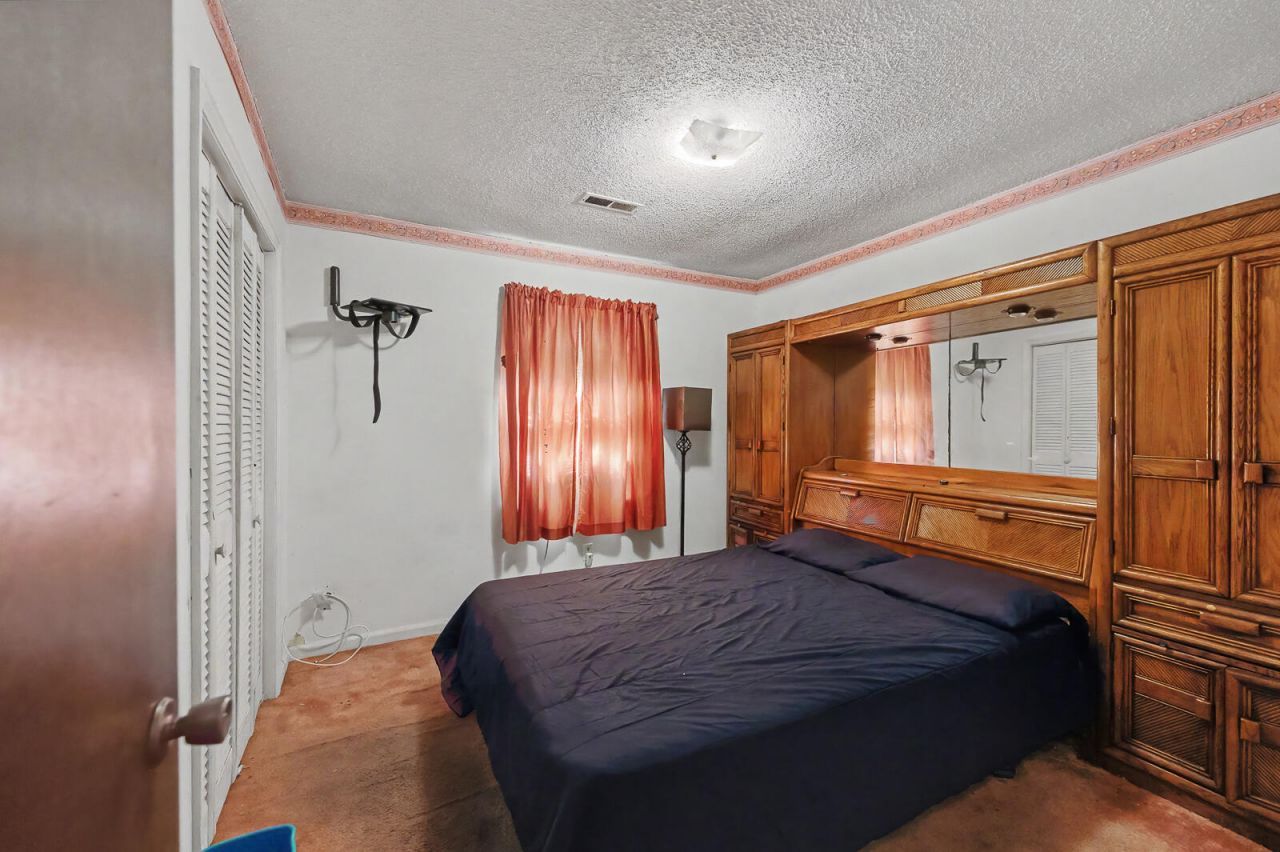 8318 Bordeaux Court Photo 14