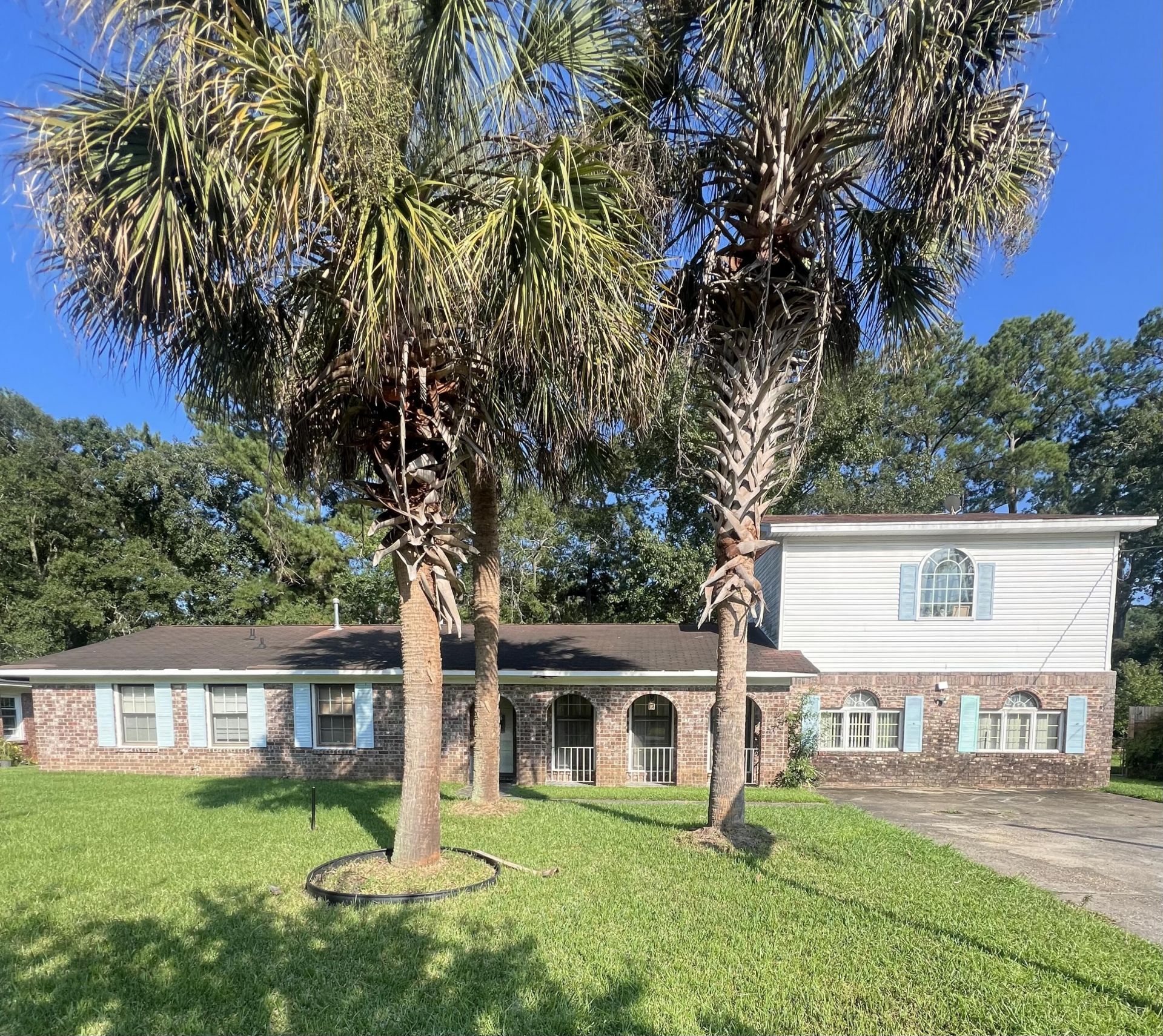 8318 Bordeaux Court Photo 2