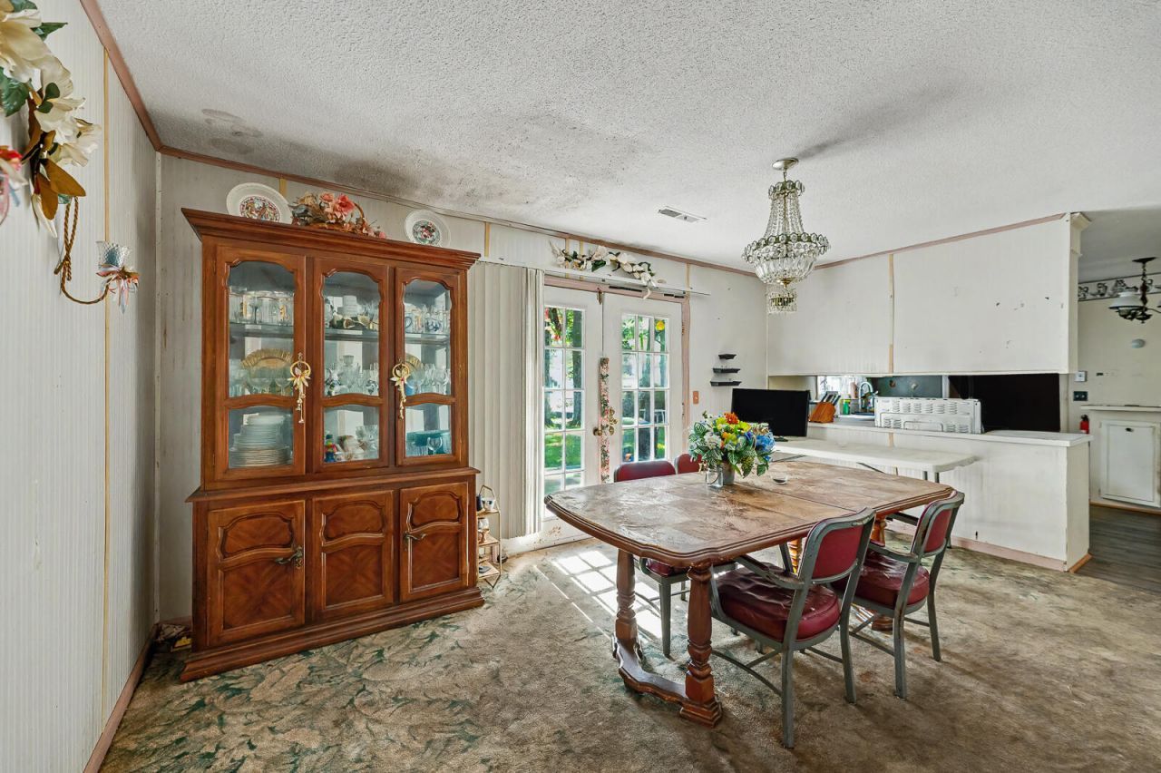 8318 Bordeaux Court Photo 6