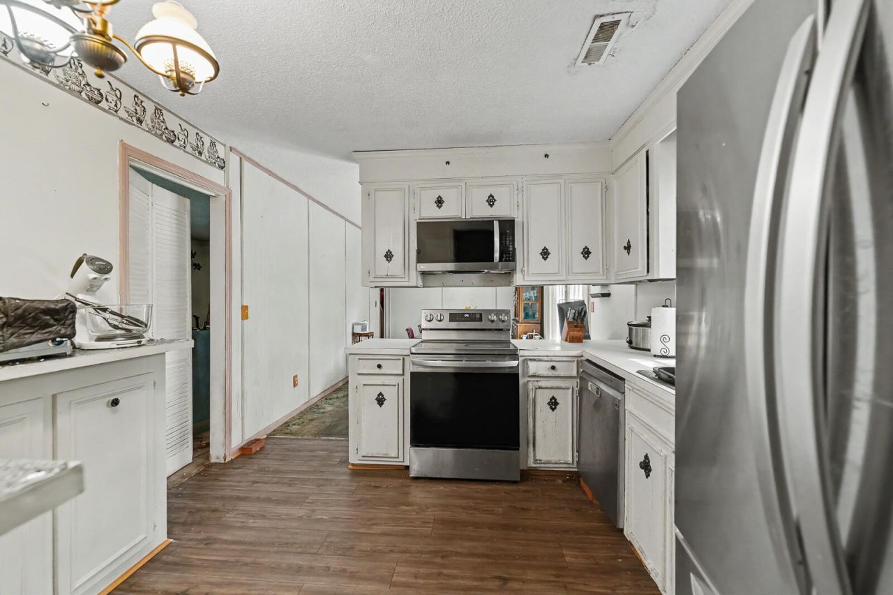 8318 Bordeaux Court Photo 9