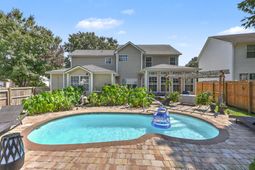 100 Kenwood Court photo 4
