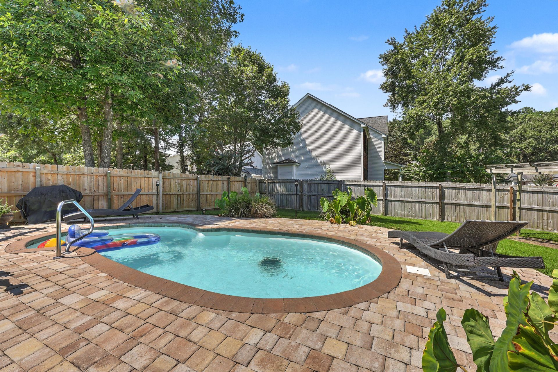 100 Kenwood Court Photo 45
