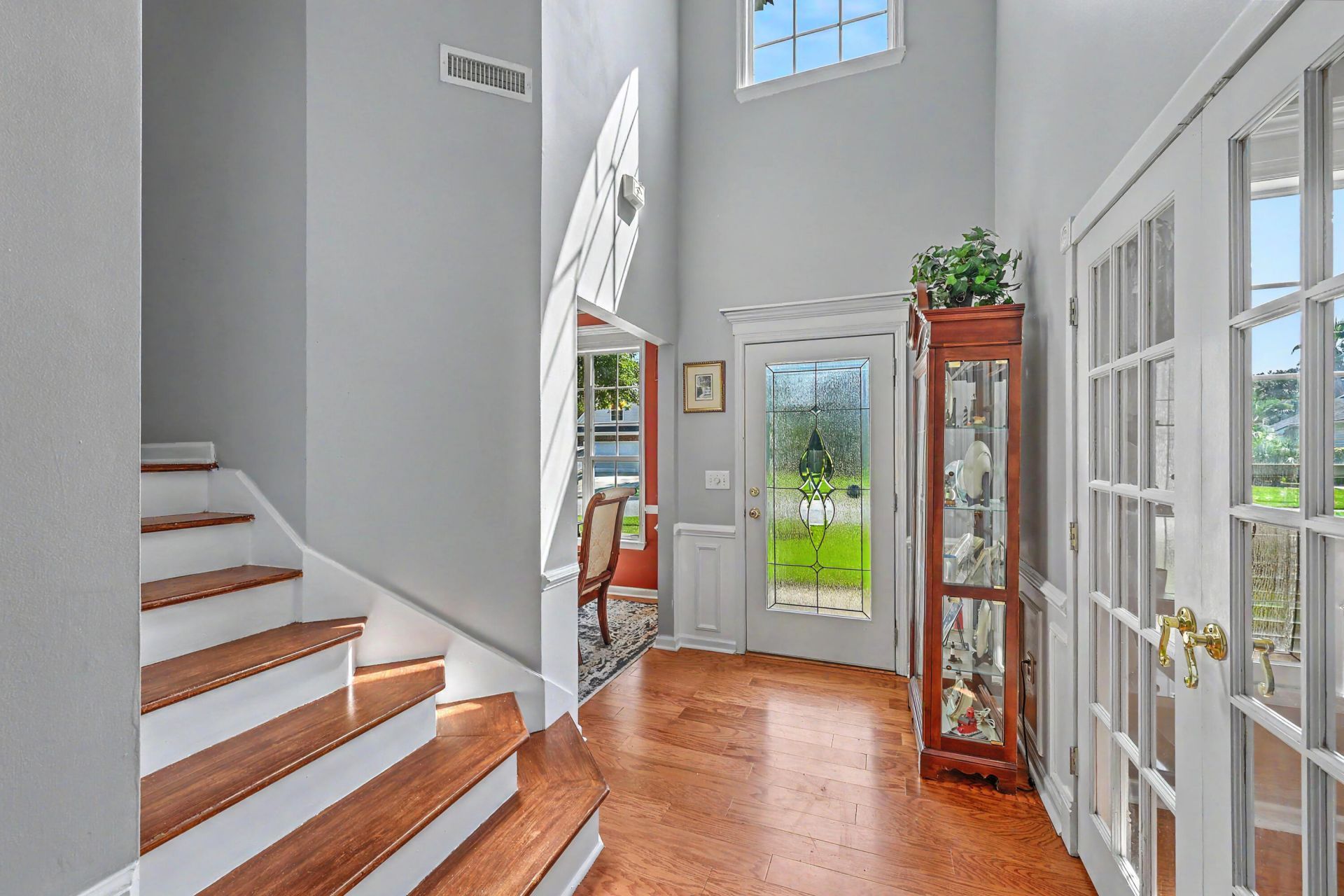 100 Kenwood Court Photo 6
