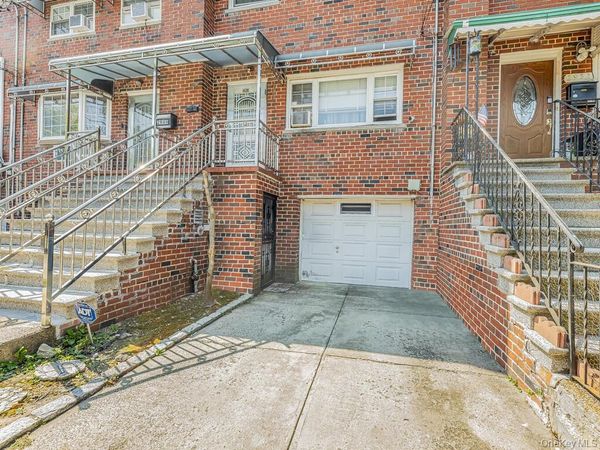 2951 Kingsland Avenue , Bronx, NY 10469