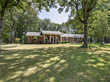 1015 KY-698 , Stanford, KY 40484