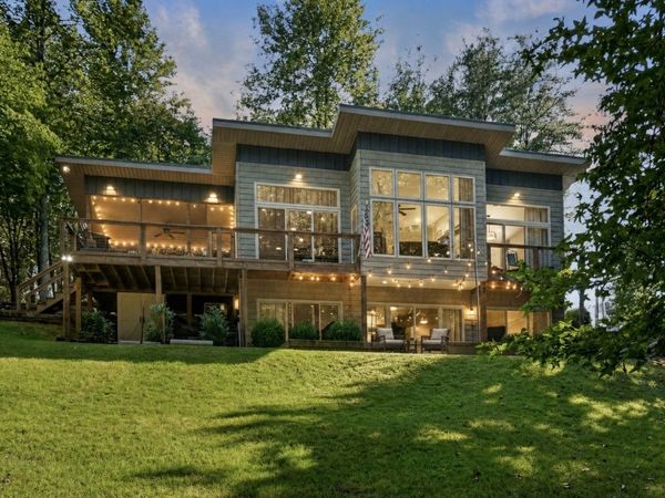 1149 Fairways Dr, Smithville, TN 37166
