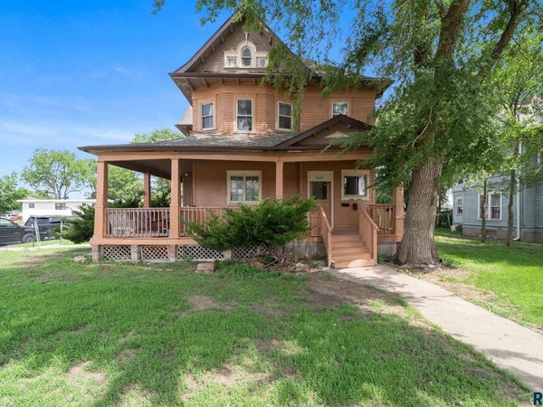 624 W 11th St, Sioux Falls, SD 57104