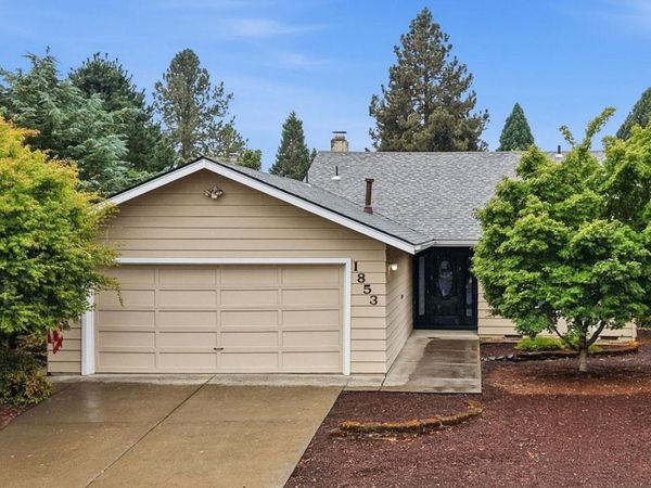 1853 Woodstock Cir NW, Salem, OR 97304