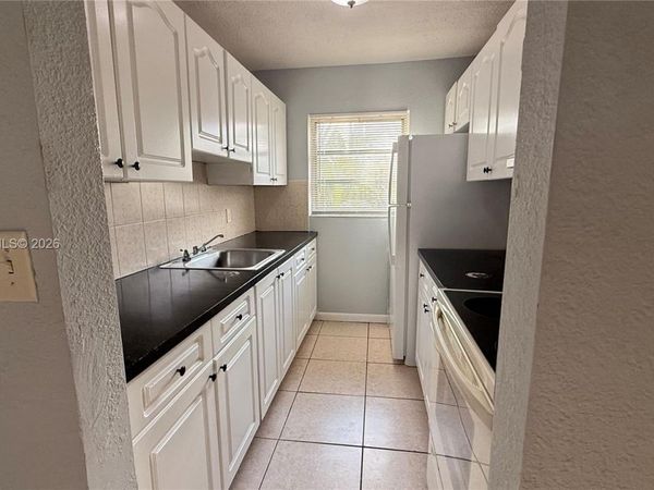 5318 NW 18th Pl , Unit 5318, Lauderhill, FL 33313