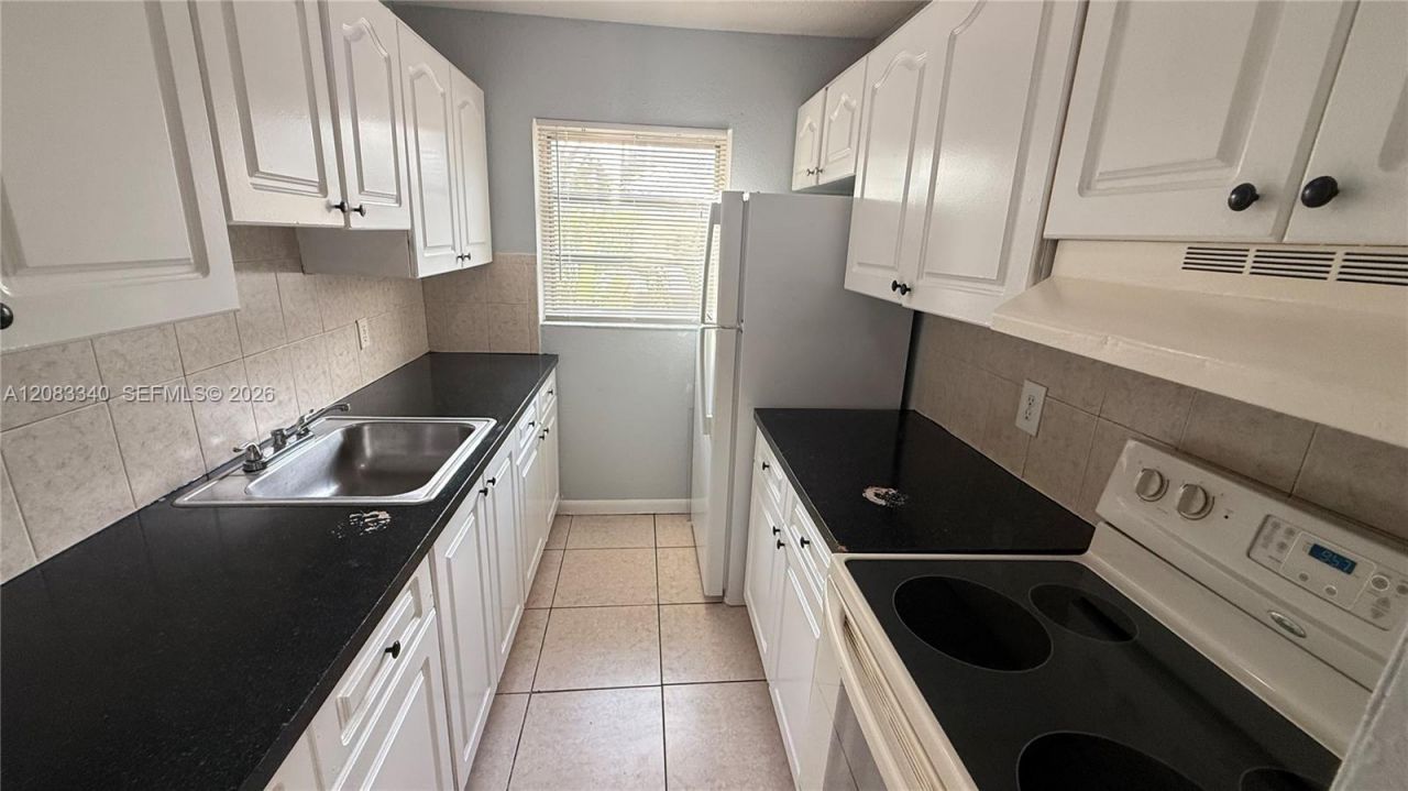 5318 NW 18th Pl, Unit 5318, Lauderhill, FL 33313 Photo