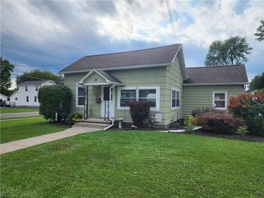 37 Maple Street, Auburn, NY 13021