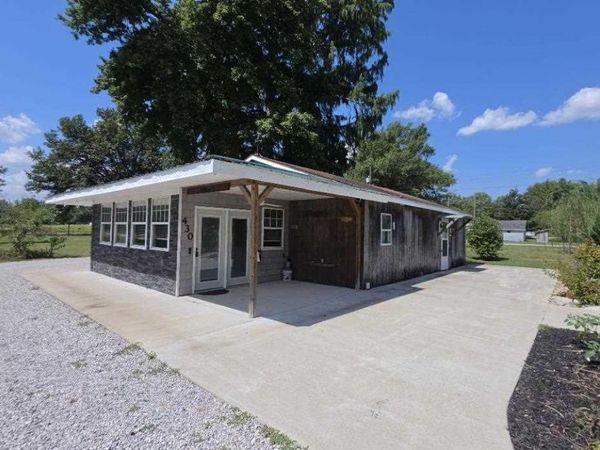 430 Laughlin Street, Lyons, IN 47443