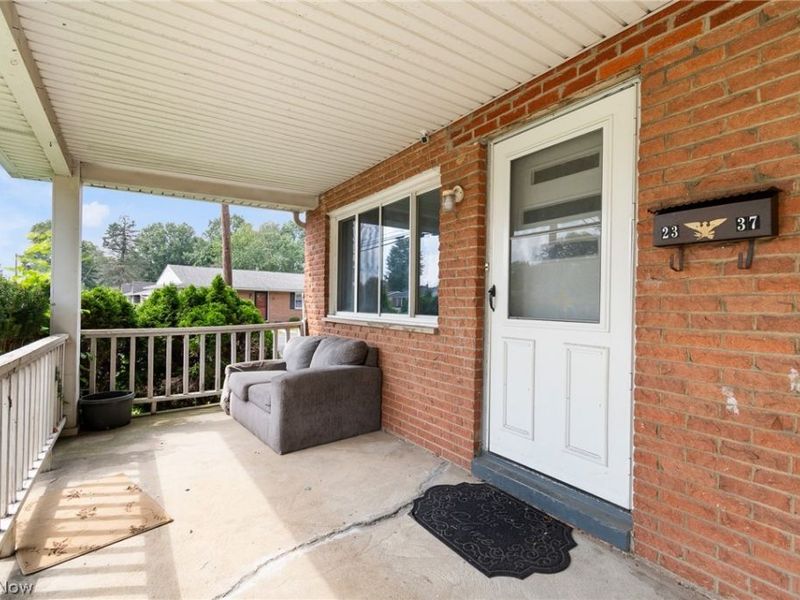 2337 38th Street NW, Canton, OH 44709 Photo 2