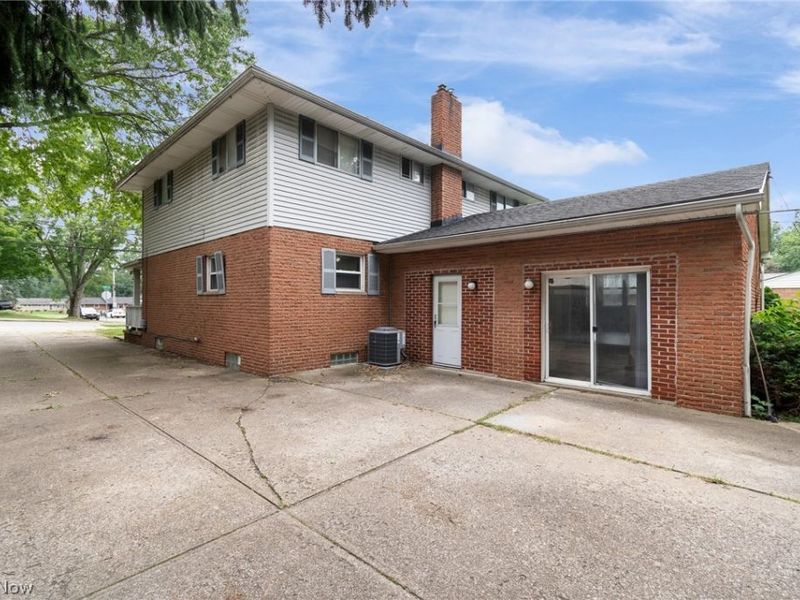 2337 38th Street NW, Canton, OH 44709 Photo 3