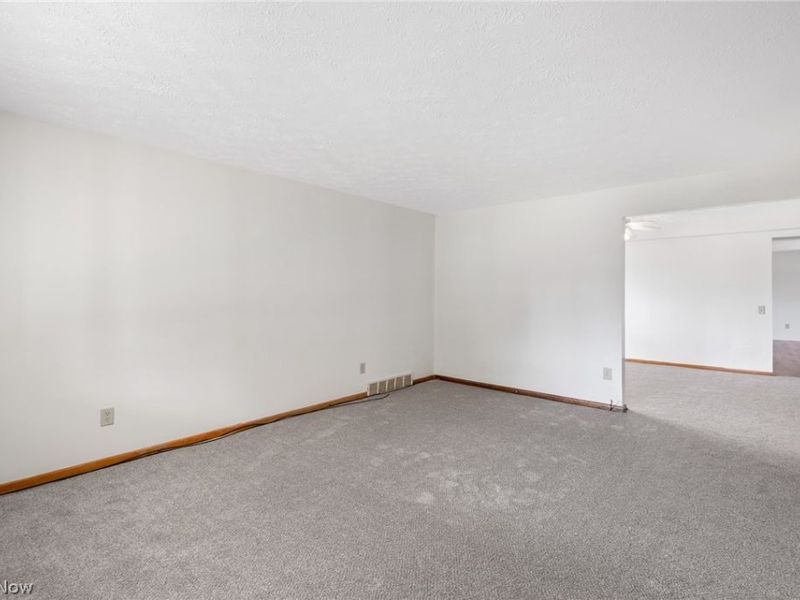 2337 38th Street NW, Canton, OH 44709 Photo 6