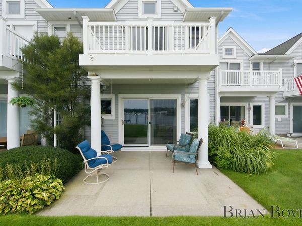 965 W Savidge Street, Spring Lake, MI 49456