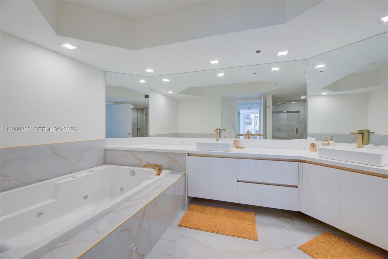 16425 Collins Ave , Unit 2311, Sunny Isles Beach, FL 33160 Photo