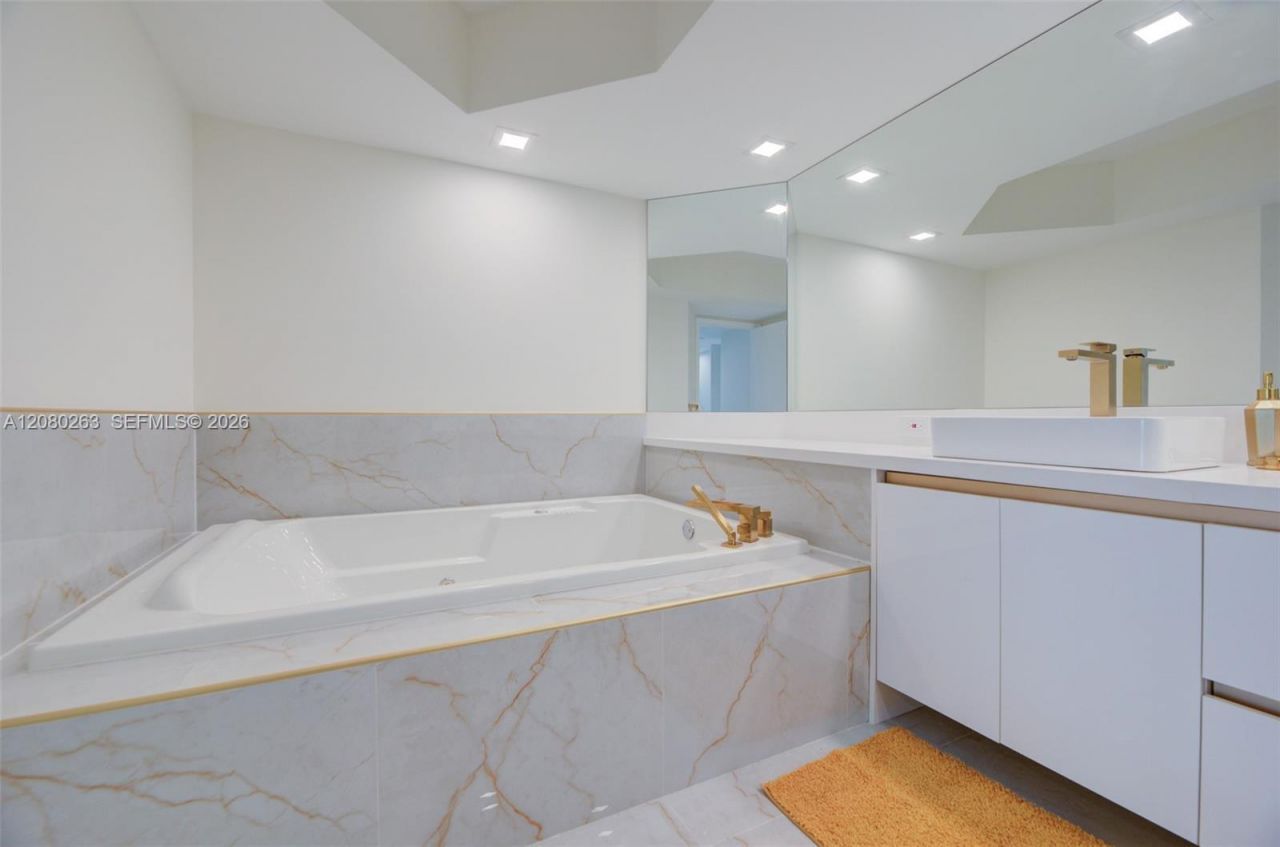 16425 Collins Ave , Unit 2311, Sunny Isles Beach, FL 33160 Photo