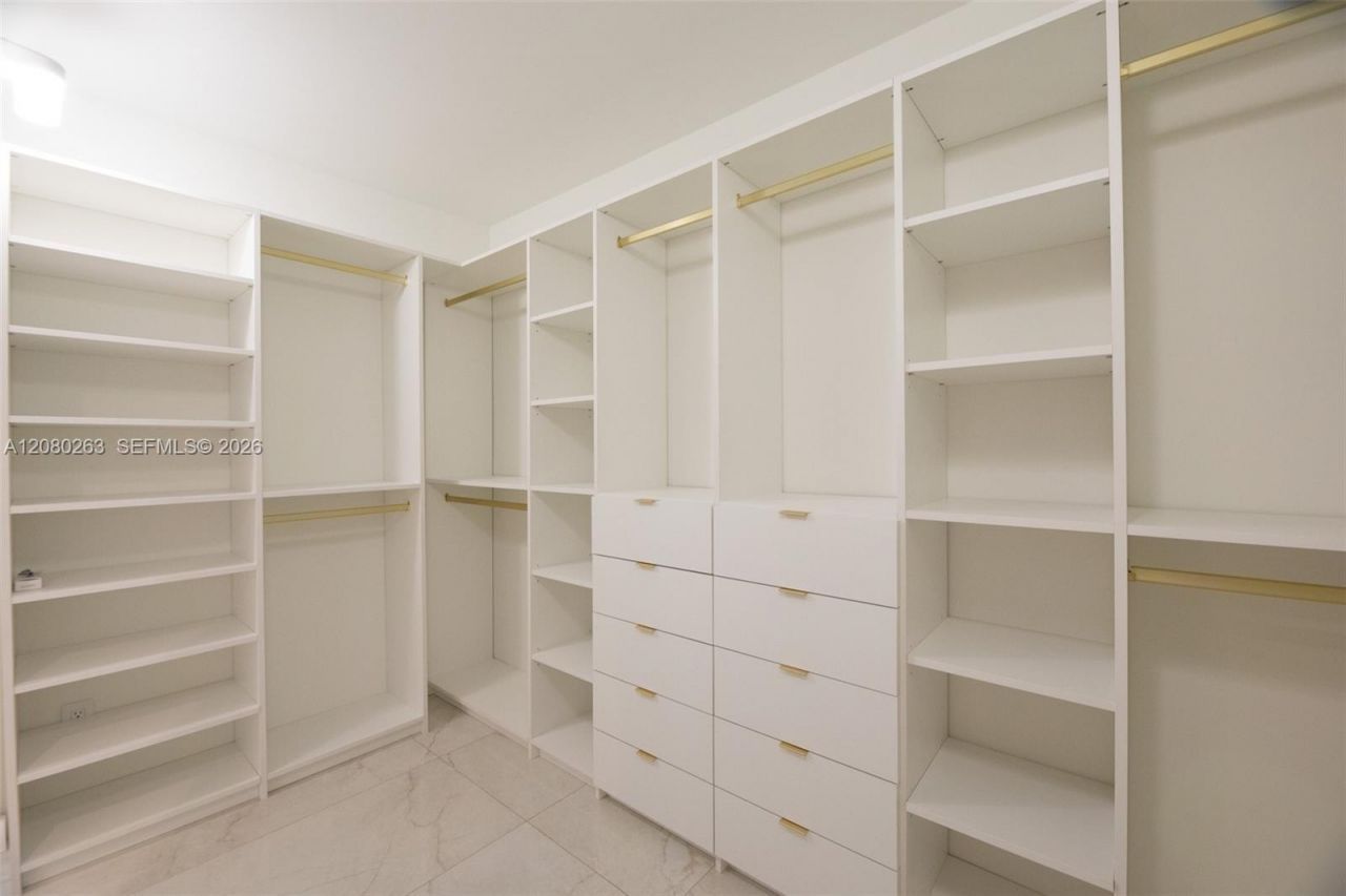 16425 Collins Ave , Unit 2311, Sunny Isles Beach, FL 33160 Photo