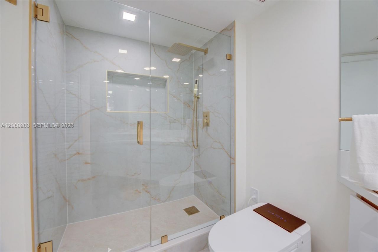 16425 Collins Ave , Unit 2311, Sunny Isles Beach, FL 33160 Photo