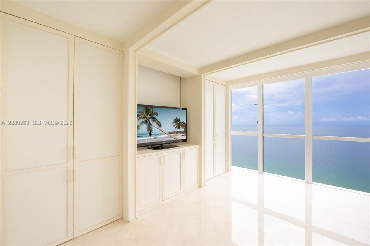 16425 Collins Ave , Unit 2311, Sunny Isles Beach, FL 33160 Photo