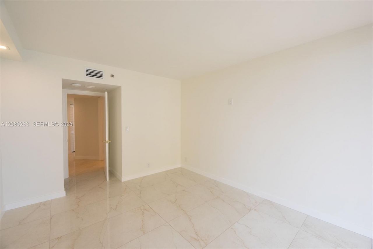16425 Collins Ave , Unit 2311, Sunny Isles Beach, FL 33160 Photo