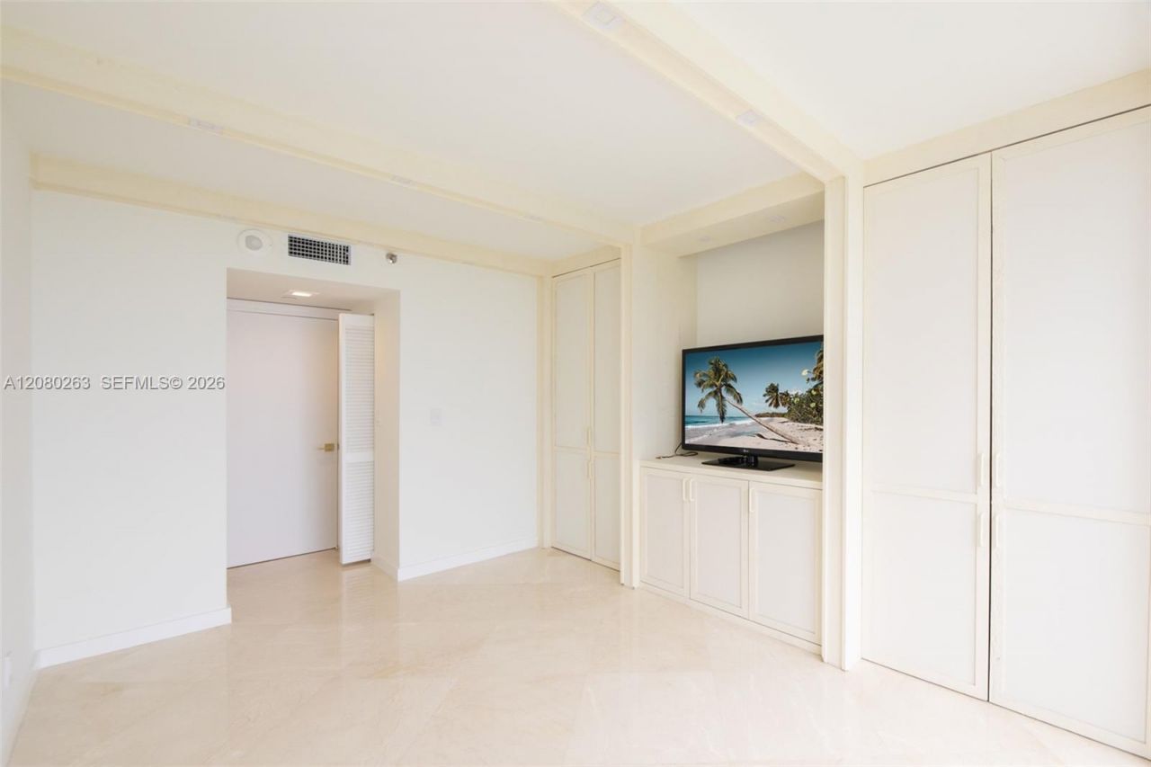 16425 Collins Ave , Unit 2311, Sunny Isles Beach, FL 33160 Photo