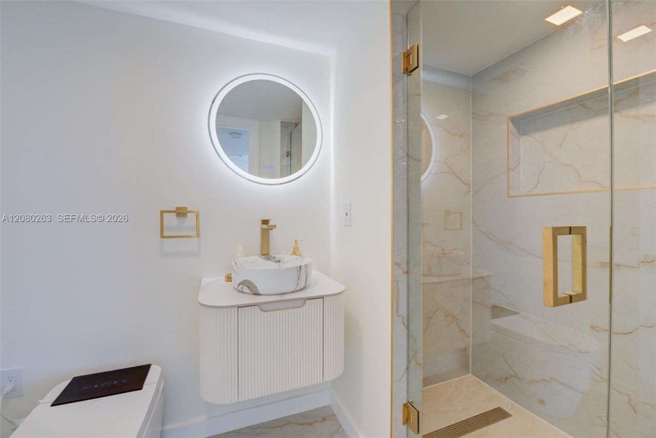 16425 Collins Ave , Unit 2311, Sunny Isles Beach, FL 33160 Photo