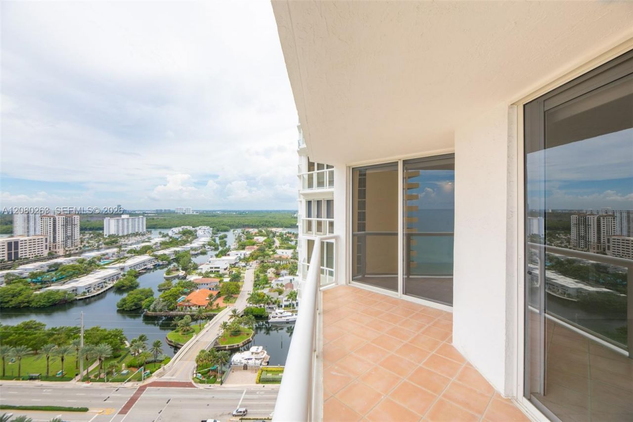 16425 Collins Ave , Unit 2311, Sunny Isles Beach, FL 33160 Photo