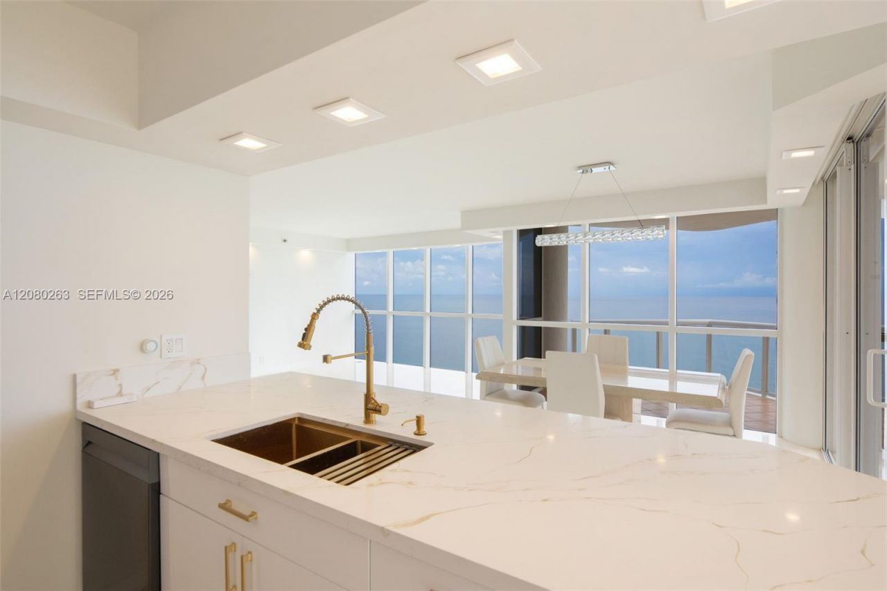 16425 Collins Ave , Unit 2311, Sunny Isles Beach, FL 33160 Photo