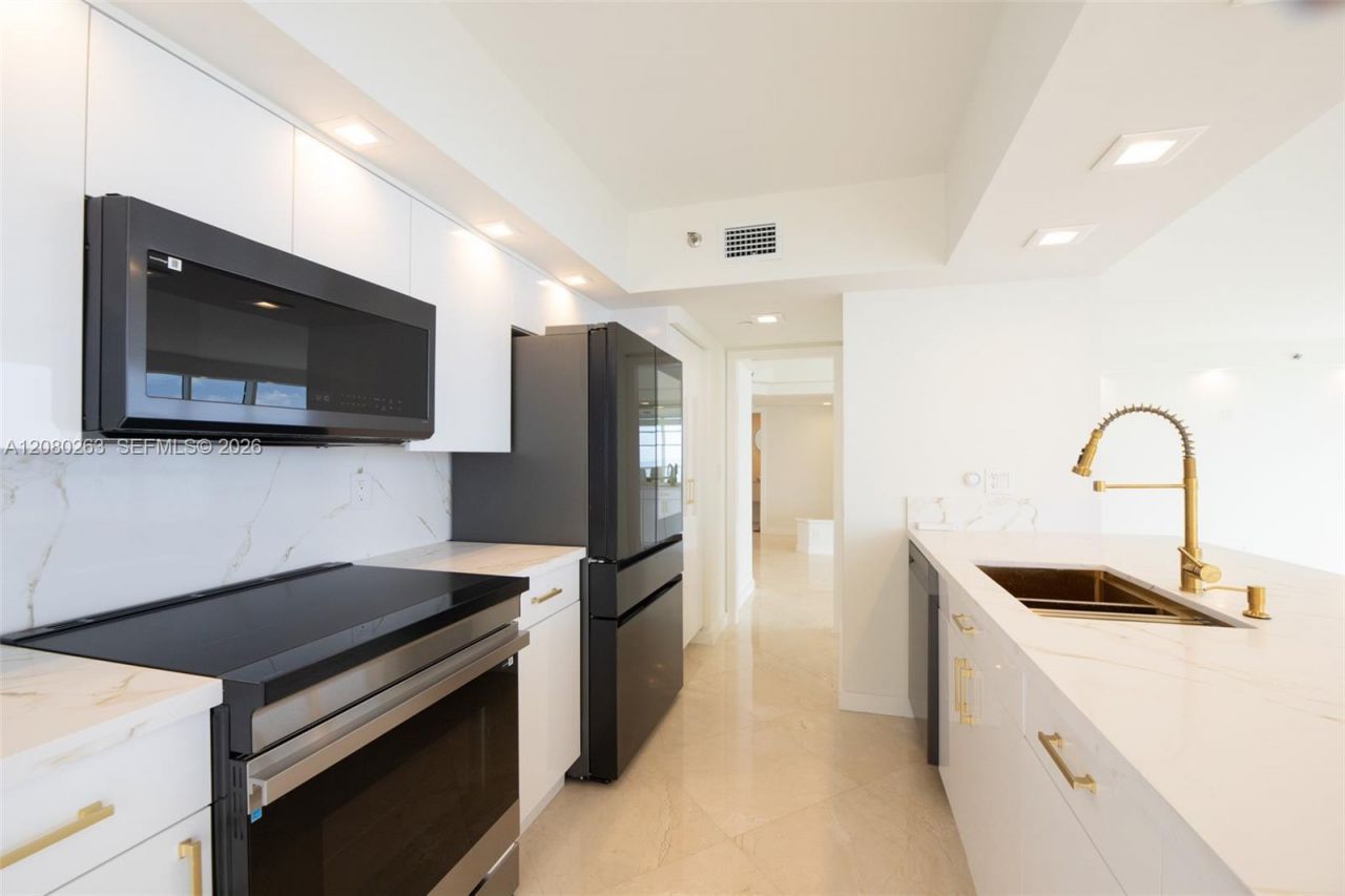 16425 Collins Ave , Unit 2311, Sunny Isles Beach, FL 33160 Photo