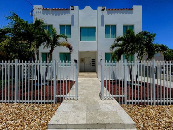 1459 NW 2nd St , Miami, FL 33125
